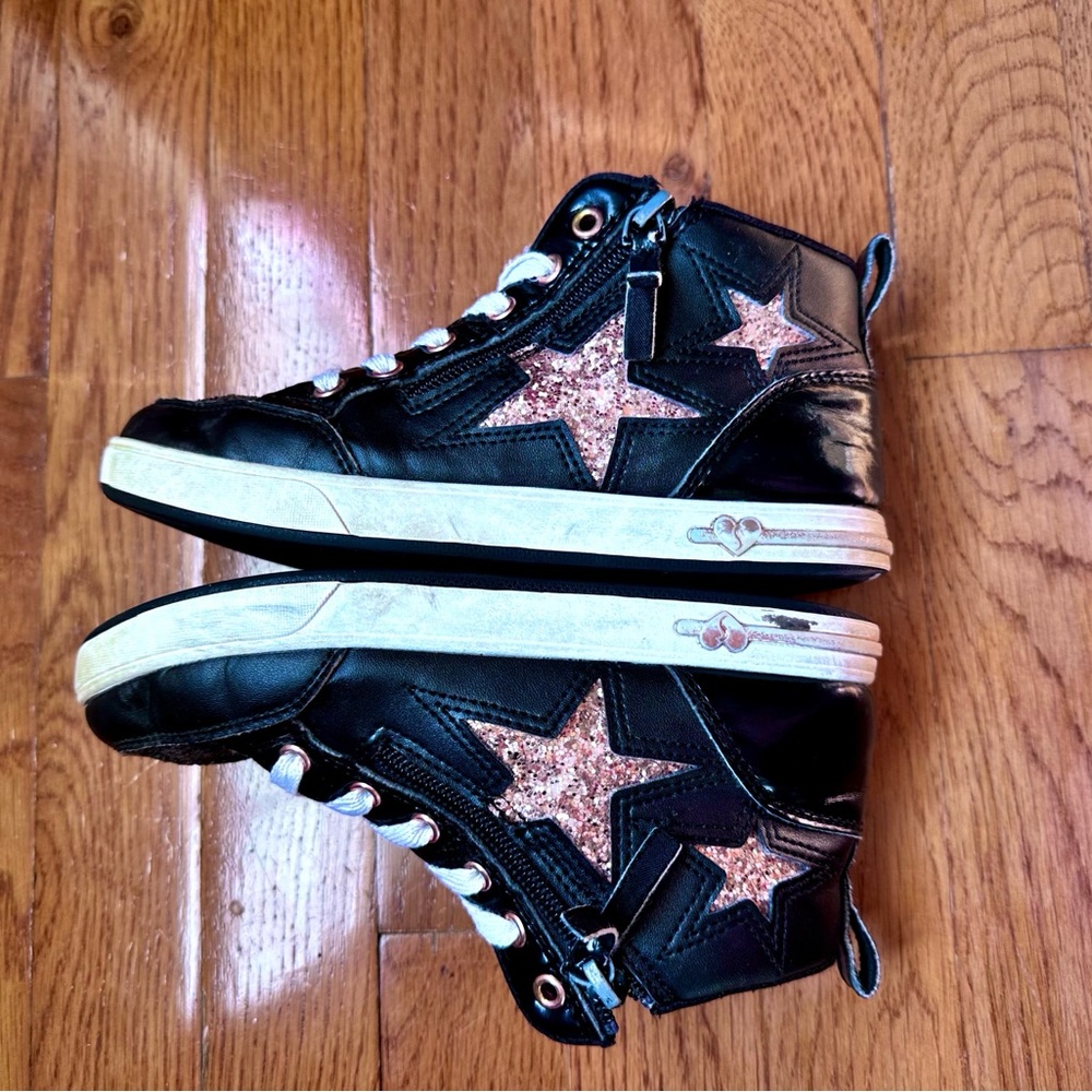 SKECHERS Girls' Shoutouts Trendy Star Sneakers High Top Sparkle Sneaker Size 1